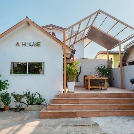 A House Villa Ko Lan Luaran gambar